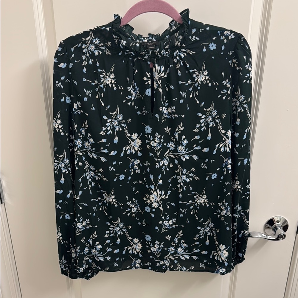 Ann Taylor Green Ruffled Buttoned Blouse